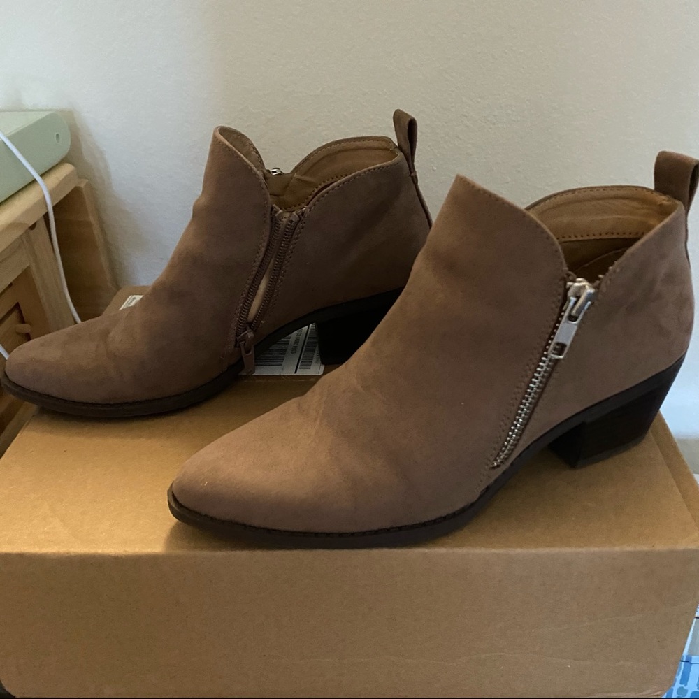 American Eagle Ankle Boots View 2